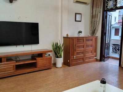 Cho thuê 1n1k 60m2 phố tôn thất thiệp full đồ có thang máy, ban công rộng dân trí cao 0