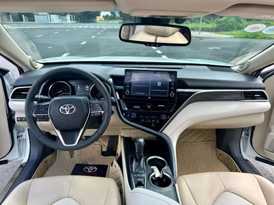 Bán xe Toyota Camry 2.5Q 2023, màu trắng. 12