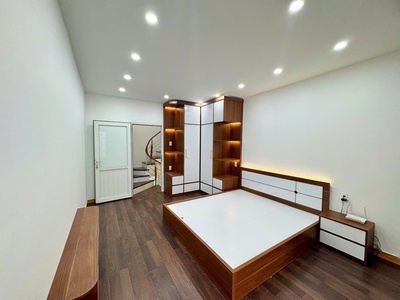 Nhà 3,5 tầng xây độc lập full nội thất, ngay UBND Quận Lê Chân. Giá chỉ 3 tỷ 150 triệu 4