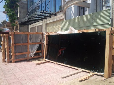 Cửa kính cường lực,mái đón kính,mặt dựng nhôm kính,vách nhôm kính tại phú quốc,kiên giang 3