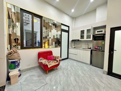 Hiếm    nhà cù chính lan 25m2.mtx4 lô góc, ô tô đỗ cửa, ở ngay, gần trường 1