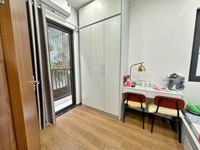 Hiếm    nhà cù chính lan 25m2.mtx4 lô góc, ô tô đỗ cửa, ở ngay, gần trường 2