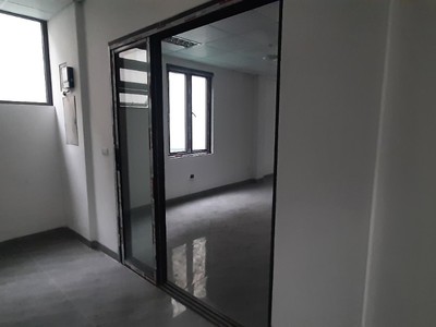 Cho thuê văn phòng gần khu vực Linh Đàm 120m2 4