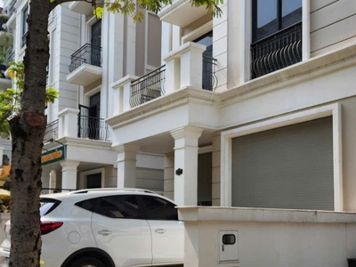 Bán gấp nhà và phố 1 trệt 4 lầu áp mái gần cạnh bến du thuyền vinhomes grand park 0