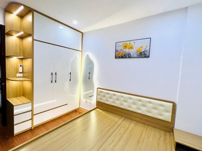 Chính chủ gđ em cần bán căn hộ cc ct 21 kđt việt hưng long biên 0