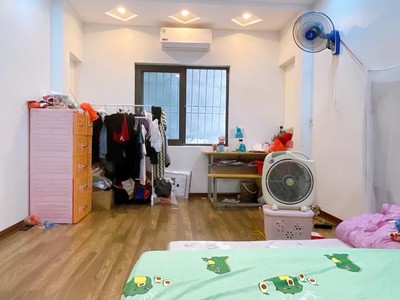 Nhà đẹp Nguyễn Đức Cảnh, trung tâm Hoàng Mai, an ninh tốt, ngõ nông 42m2 giá 6.1 tỷ 2