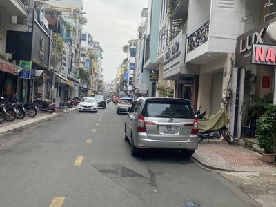 Nhà bán quận 3, hxh 8m ôtô đỗ cửa 4tầng btct, 35m hdt 20tr/th chỉ 8.95tỷ 0