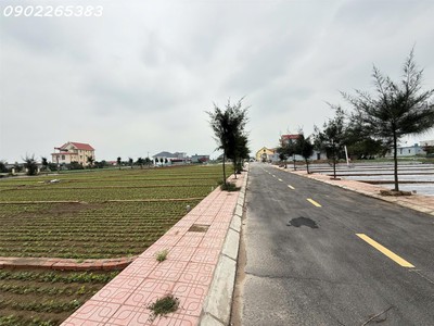 Chủ cần tiền bán nhanh lô đất có tiềm năng sinh lời cực cao đối diện bãi tắm thị trấn quất lâm 2