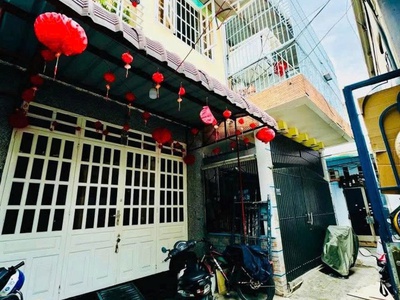 Hẻm 379// sát mt quang trung   64m2  4,7x14 , 2,5 tầng 4pn, sổ vuông, klg, chỉ 4,3 tỷ tl 0