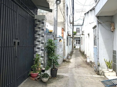 Nhà quận 2, giá rẻ, gần đường 39, shr, hẻm 3 gác, dt 30m2, chỉ 2.5ty 3