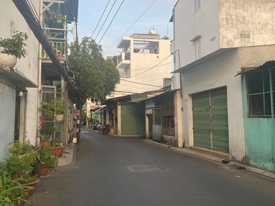 Hẻm to hơn đường -- kinh doanh tốt - ngang đẹp 4 m - nhà 3 tầng mới -5pn - nhỉnh 6 tỷ 0