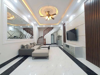 Bán nhà ngõ 79 đường cầu giấy 35/40m2 x 5 tầng, ngõ thông rộng, gần chợ trường học các cấp , nhà 0