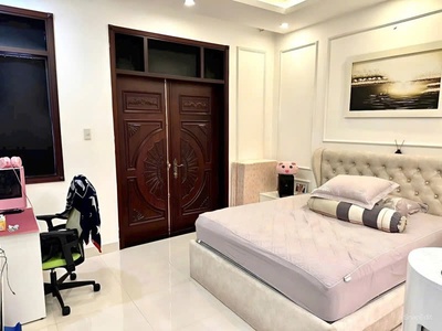 Bán nhà mặt phố q.9, 82m , 4pn, 4wc, 6.4 tỷ, sổ hồng 3