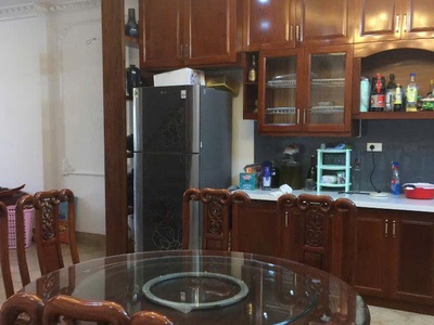 Ngõ rộng rãi, vài bước chân ra mặt phố trương định.nhà dân xây kcbt mái bằng chắc chắn 0