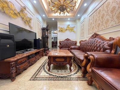 Ngõ rộng rãi, vài bước chân ra mặt phố trương định.nhà dân xây kcbt mái bằng chắc chắn 3