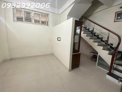 Cần bán nhà phố thịnh quang đống đa vị trí đẹp hiếm nhà vào ở luôn 30m x5 tầng 6,3 tỉ 1