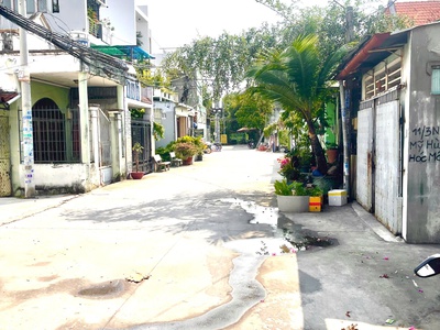 Bán dãy nhà trọ 12 phòng mặt tiền đường mỹ huề 1 - 12m thông khắp nơi - sát tô ký -  212m2  chỉ 4