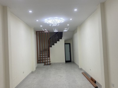 Bán nhà ngõ 53 tdp giao quang, quang tiến năm từ liêm 40m x 5tầng, mt 3.8m, giá 4.95 tỷ. 2