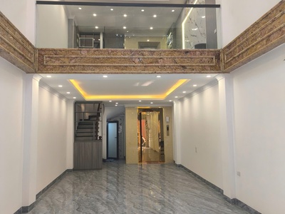 Kinh doanh - 7 tầng thang máy kính koong chạy- hiếm - ô tô vào nhà - vị trí đắc địa - cho thuê văn 1