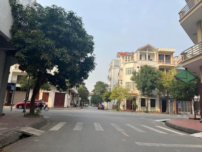 Bán đất mặt phố Cao Bá Quát, Đông Nam Cường, TP Hải Dương, 72m2, mt 4m, hướng tây 0