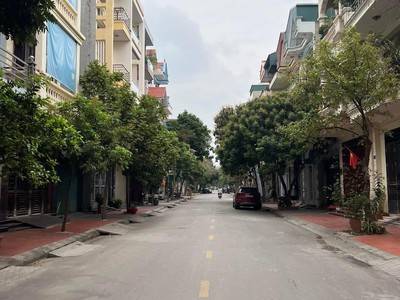 Bán đất mặt phố Cao Bá Quát, Đông Nam Cường, TP Hải Dương, 72m2, mt 4m, hướng tây 2
