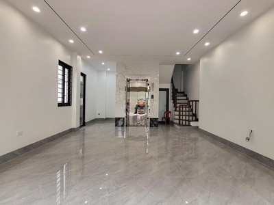 Bán nhà lô góc - thang máy - gara ô tô - kinh doanh tốt đàm quang trung, long biên, hà nội. 1