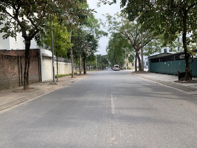 Đất đẹp rộng 240m mặt tiền: 12m ở thượng thanh long biên mặt đường vỉa hè oto tránh 33 tỷ 0