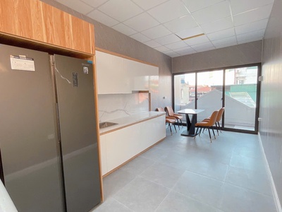 Bán nhà mặt ngõ quan nhân 62m 4 tầng thang máy ngõ thông kinh doanh ô tô đỗ cửa 16.5 tỷ lh 3