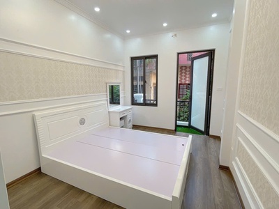 Bán nhà mặt ngõ quan nhân 62m 4 tầng thang máy ngõ thông kinh doanh ô tô đỗ cửa 16.5 tỷ lh 4