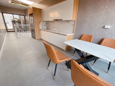 Bán nhà mặt ngõ quan nhân 62m 4 tầng thang máy ngõ thông kinh doanh ô tô đỗ cửa 16.5 tỷ lh 0