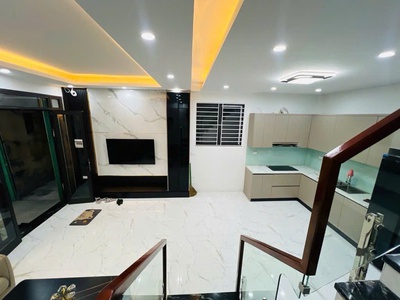 Bán nhà phố thái thịnh, trung tâm đống đa. vị trí đẹp, khung cột chắc chắn, thiết kế hiện đại. chủ 1