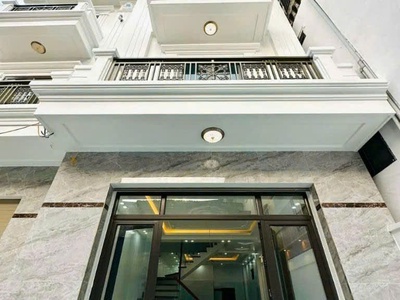 Cho thuê nguyên nhà 4 tầng có sân để xe cực rộng tại phố Tây Văn Cao, xe tải 5 tạ lùi tận cửa. 1