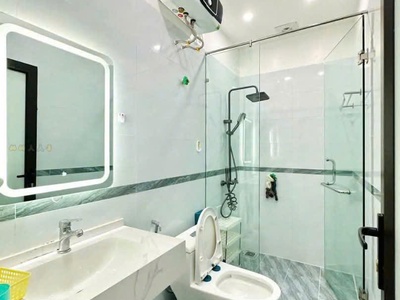 Cho thuê nguyên nhà 4 tầng có sân để xe cực rộng tại phố Tây Văn Cao, xe tải 5 tạ lùi tận cửa. 5