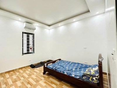 Cho thuê nguyên nhà 4 tầng có sân để xe cực rộng tại phố Tây Văn Cao, xe tải 5 tạ lùi tận cửa. 6