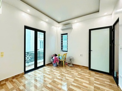 Cho thuê nguyên nhà 4 tầng có sân để xe cực rộng tại phố Tây Văn Cao, xe tải 5 tạ lùi tận cửa. 8