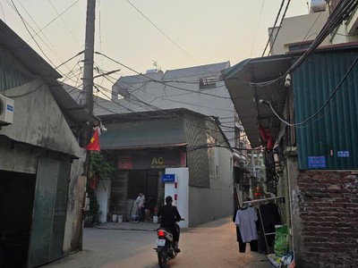 cơ hội đầu tư đất vuông vắn dt 46.7m sổ đỏ chính chủ giá 2 tỷ 3 0