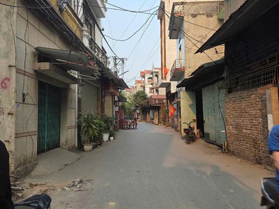 cơ hội đầu tư đất vuông vắn dt 46.7m sổ đỏ chính chủ giá 2 tỷ 3 3