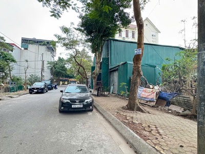 Đất đẹp rộng 240m mặt tiền: 12m ở thượng thanh long biên mặt đường vỉa hè oto tránh 33 tỷ 2