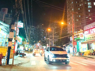 Hxh, sát mặt tiền, dt 53 m2  5 x 11 , gần nguyễn duy trinh, chỉ 6 tỷ nhỉnh. 2