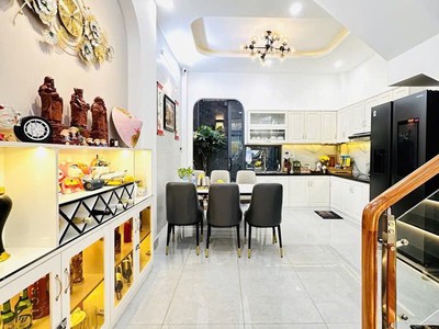 Bán gấp nhà 4 tầng - đường 12m - sát gò vấp -  giá bán: 6.3 tỷ  tl chính chủ . 1