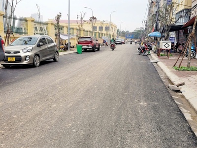 Bán nhà ngõ thông ô tô kinh doanh 42m 5t 4pn kim giang chỉ 7,49 tỷ 0