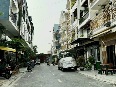 Bán gấp nhà 4 tầng - đường 12m - sát gò vấp -  giá bán: 6.3 tỷ  tl chính chủ . 0