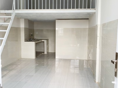 Cho thuê CH mini 35m2 đường 22, p. Linh Đông.có gác lửng cao, Máy lạnh, tầng trệt, ở ngay. 2