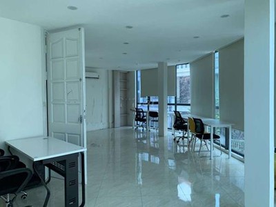 Cho thuê căn nhà lô góc 50M x 6 Tầng mặt ngõ 180 đường Hoàng Quốc Việt 2