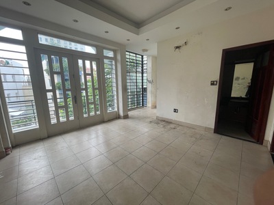 Bán nhà đẹp ở ngay kdc phú lợi, sổ riêng 4 tầng, 6x18 chỉ 10 tỷ nhỉnh 2