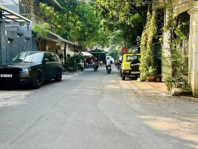 Bán nhà riêng phố đội cấn, ô tô đỗ cửa, 5 tầng đẹp, full đồ nhỉnh 17 tỷ 0