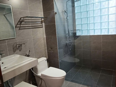 Chính chủ cho thuê nhà tầng 2,3,4 tại số nhà 5e ngõ 25  phường quảng an, tây hồ,  hà nội 0