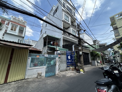 Bán đất tặng nhà căp 4 hẻm 576 đ.đoàn văn bơ- hẻm thông ra chợ 200. 4