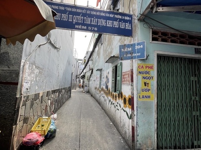 Bán đất tặng nhà căp 4 hẻm 576 đ.đoàn văn bơ- hẻm thông ra chợ 200. 2