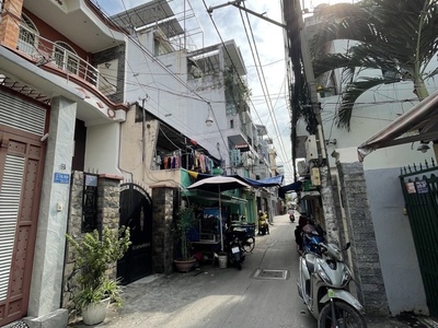 Bán đất tặng nhà căp 4 hẻm 576 đ.đoàn văn bơ- hẻm thông ra chợ 200. 1